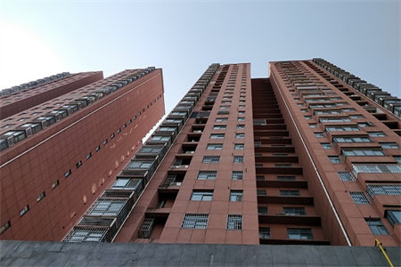 东晟小区3室2厅1卫76万109m2出售